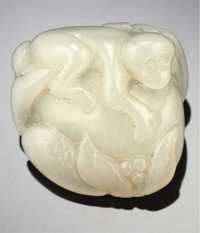 18th/19th century A white jade monkey and peach group